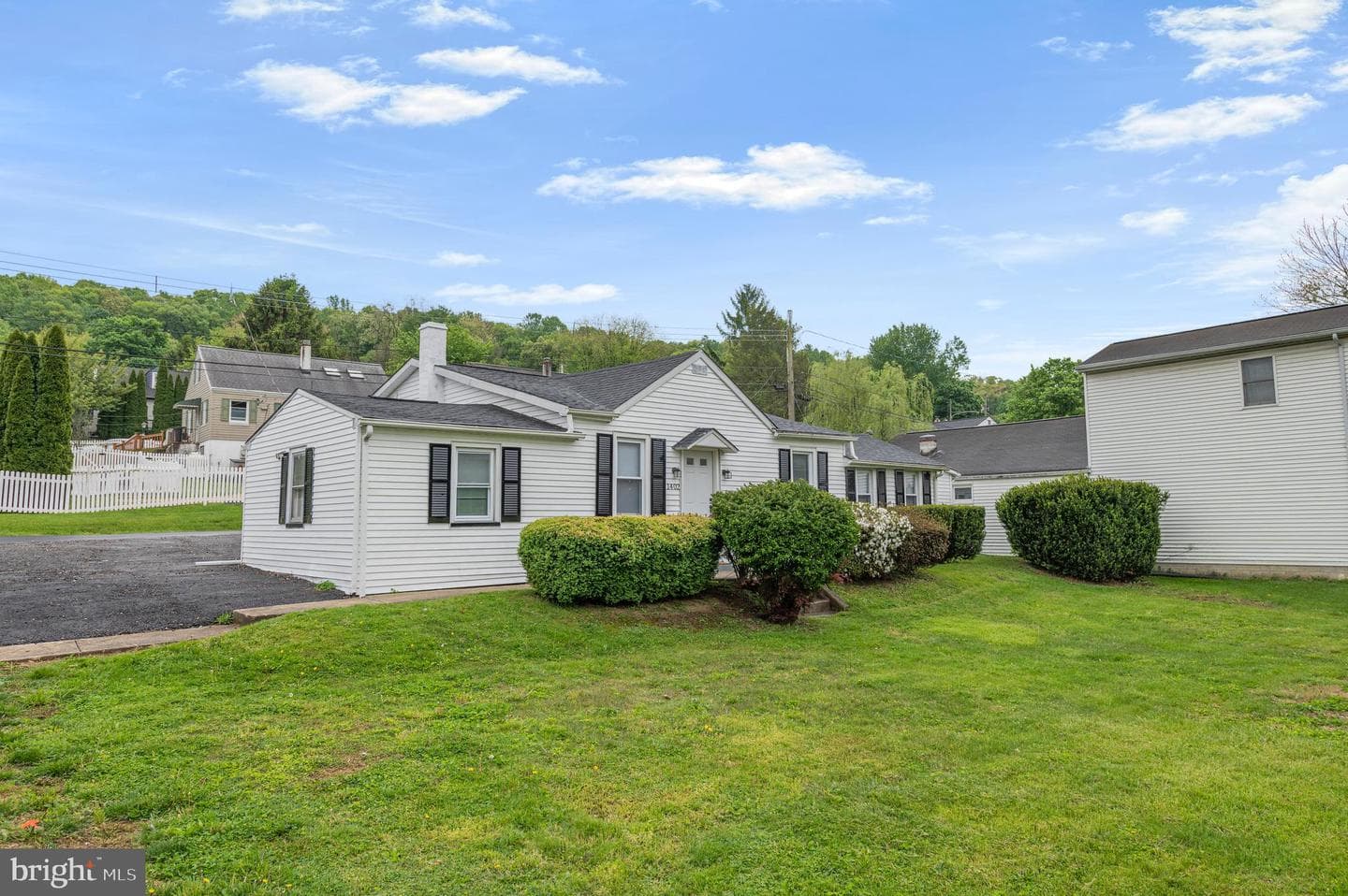 1402 Valley Road photo 28