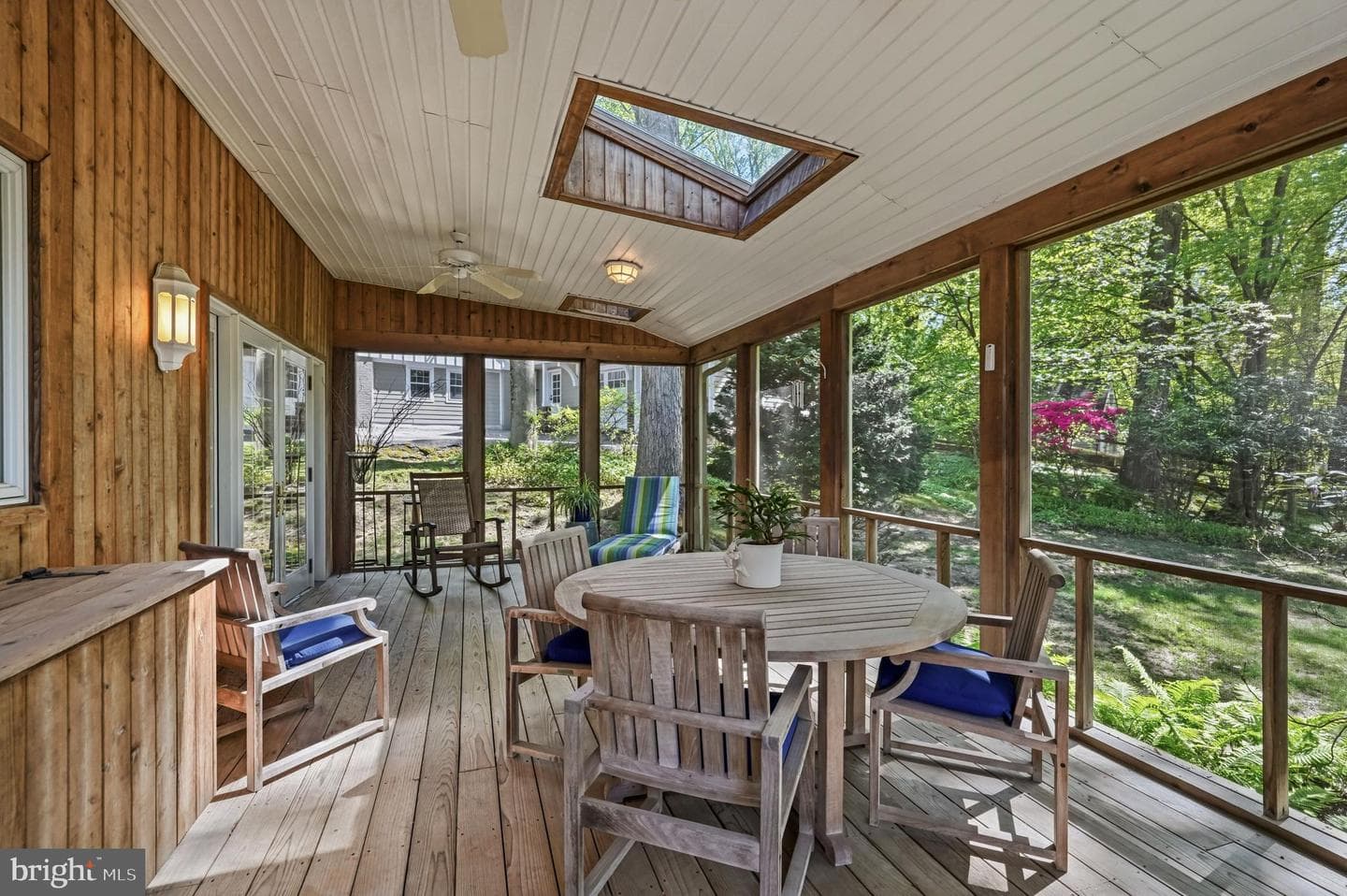 388 Castlewood Drive photo 22