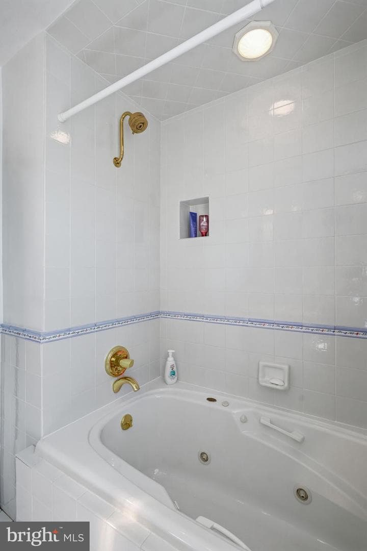 388 Castlewood Drive photo 41