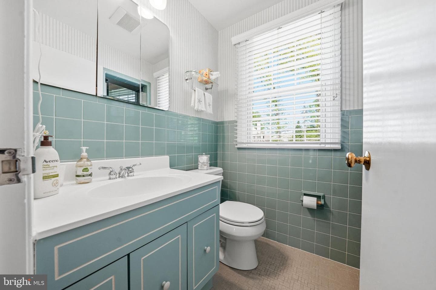 388 Castlewood Drive photo 45
