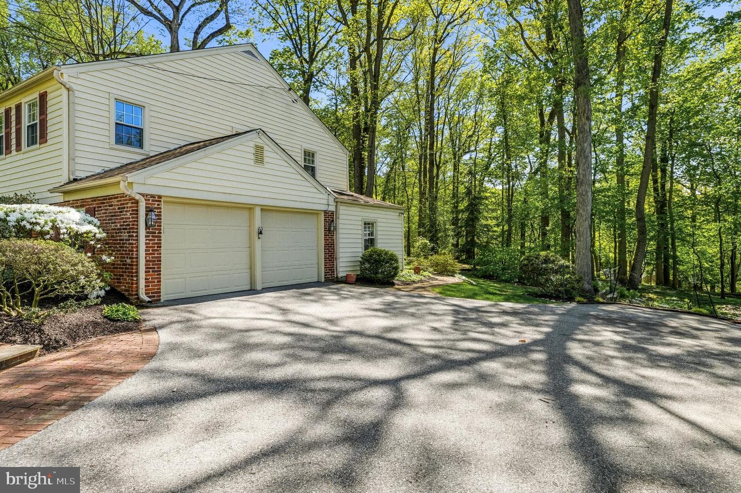 388 Castlewood Drive photo 52