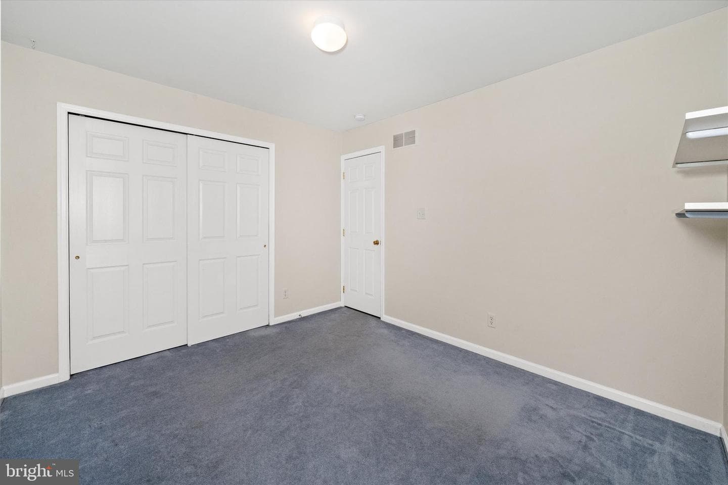 17 Allsmeer Drive photo 39