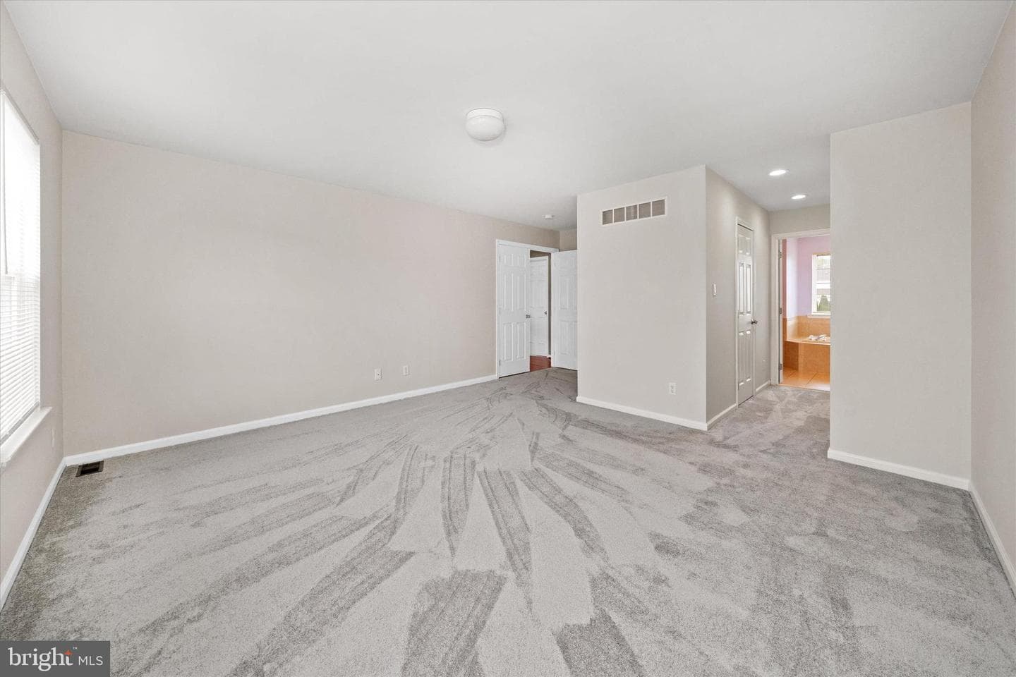 17 Allsmeer Drive photo 48