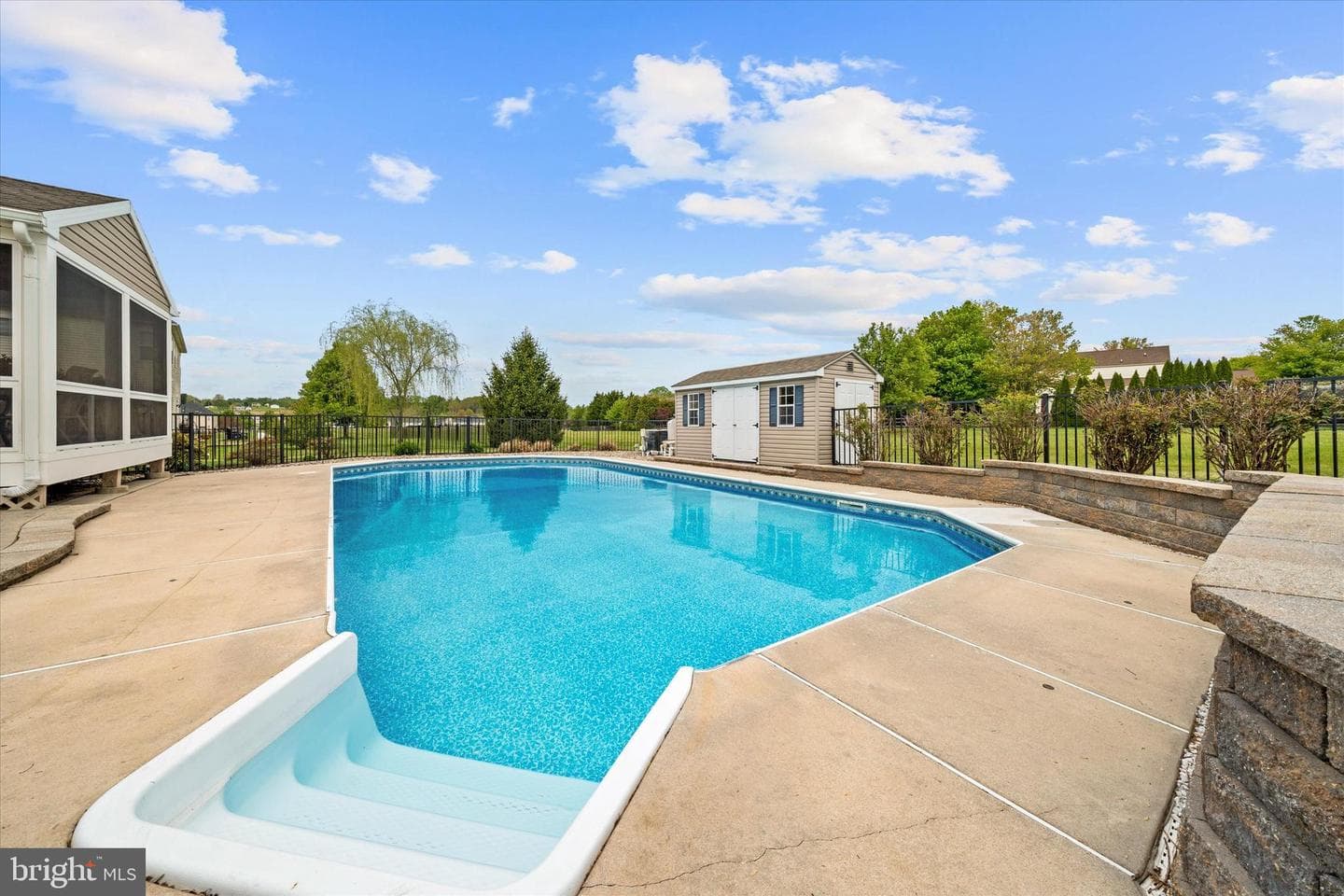 17 Allsmeer Drive photo 72