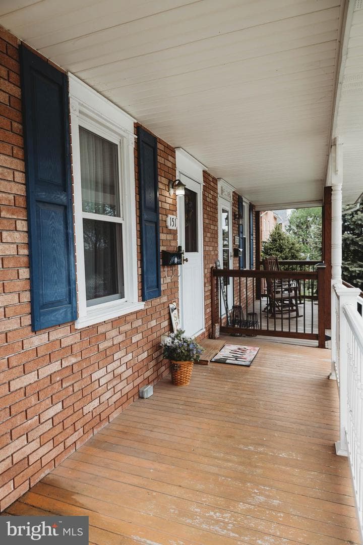 151 Walnut Street photo 3
