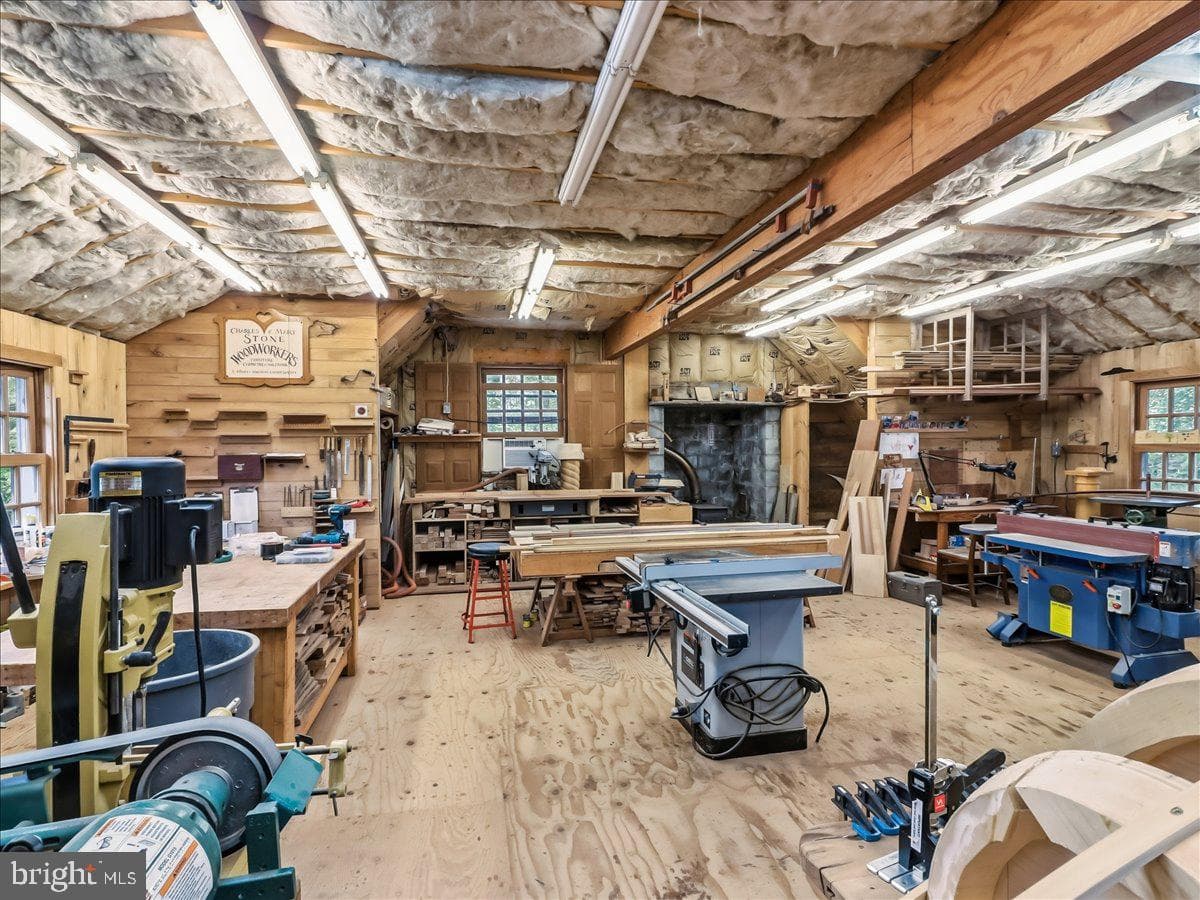 3063 Creek Road photo 12