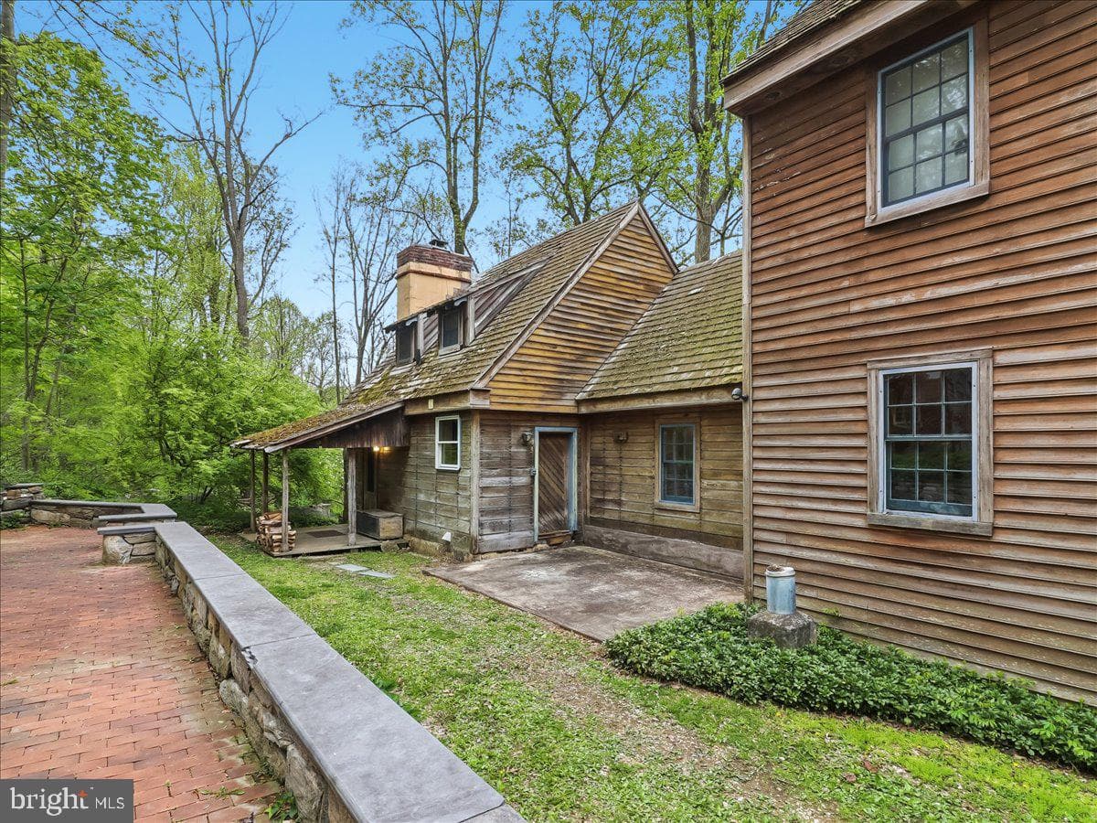 3063 Creek Road photo 7