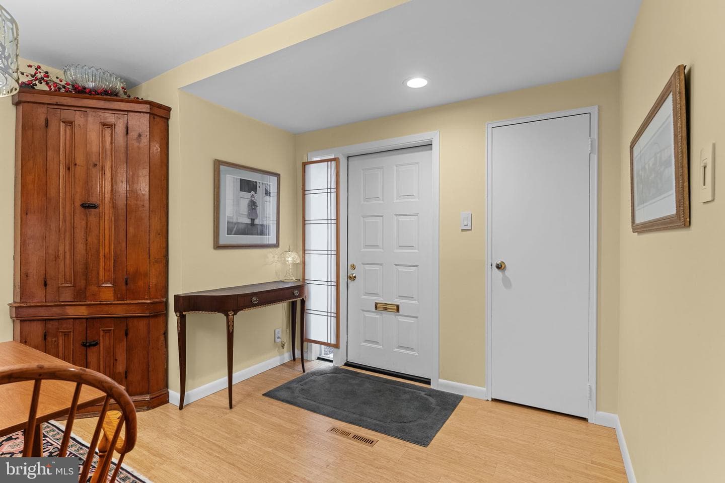 1704 Raintree Lane photo 3