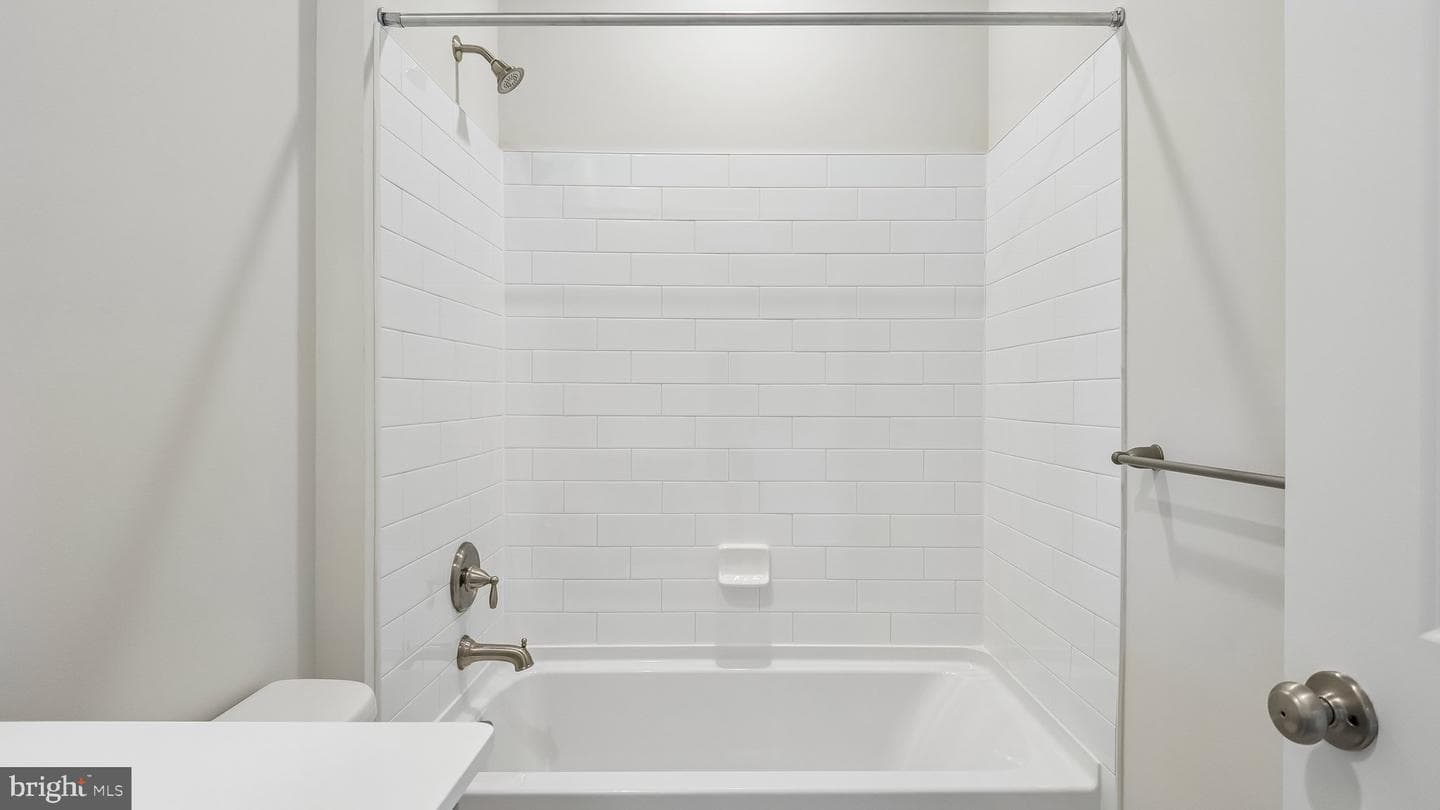 250 Smithworks Boulevard photo 22