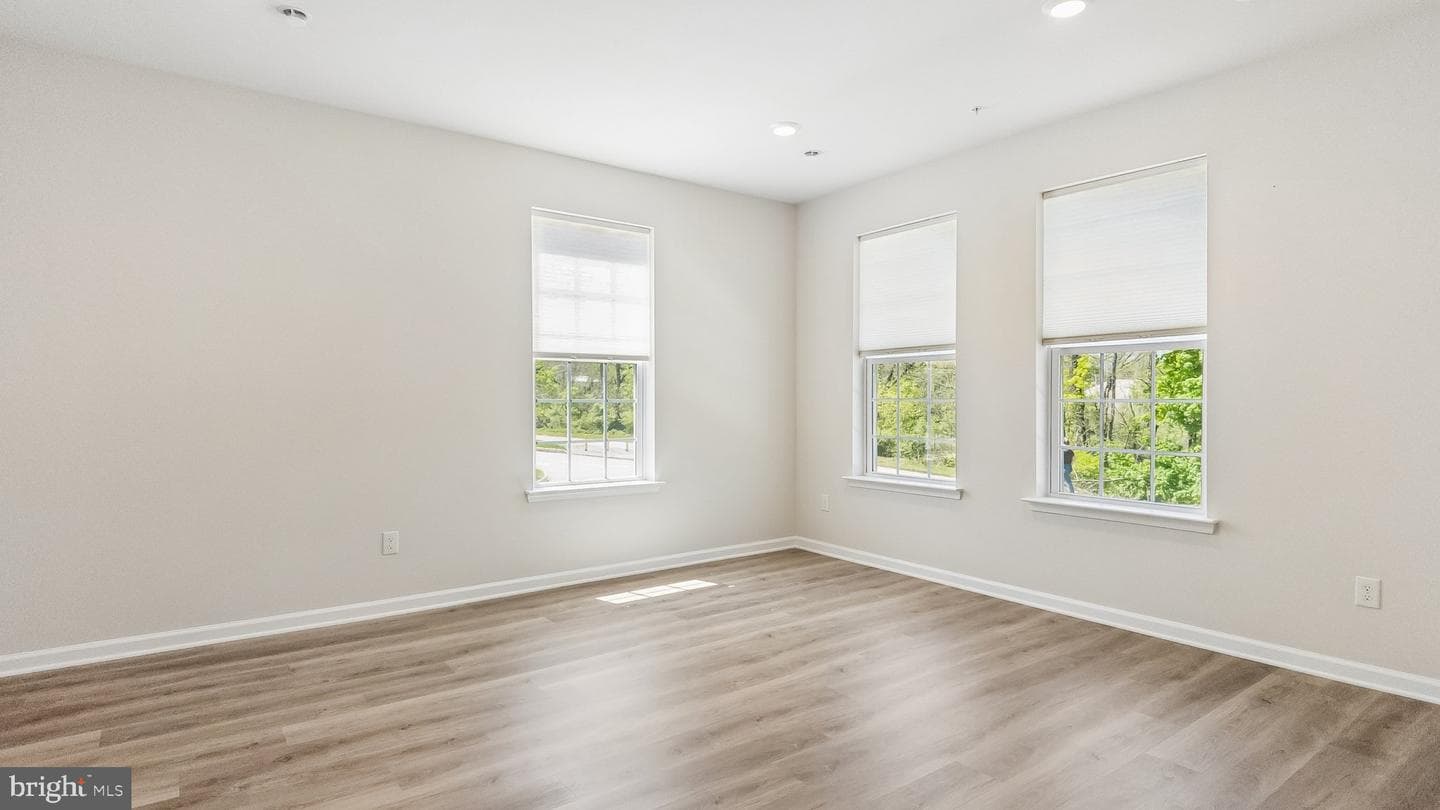 250 Smithworks Boulevard photo 4