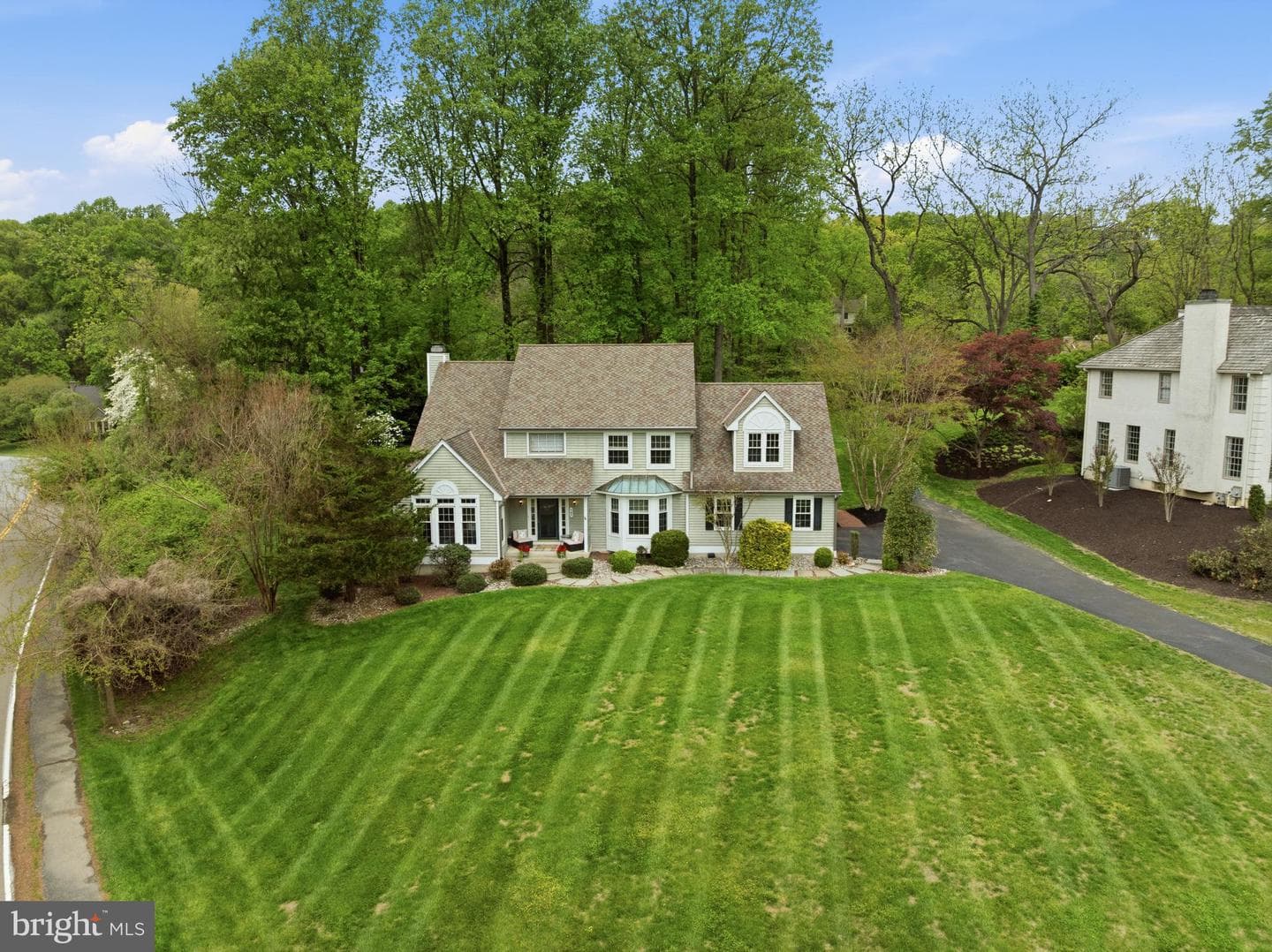 157 Hamilton Dr photo 2