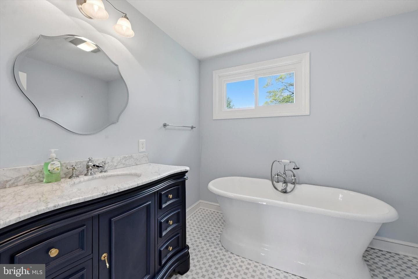 110 Ponds Edge Drive photo 16
