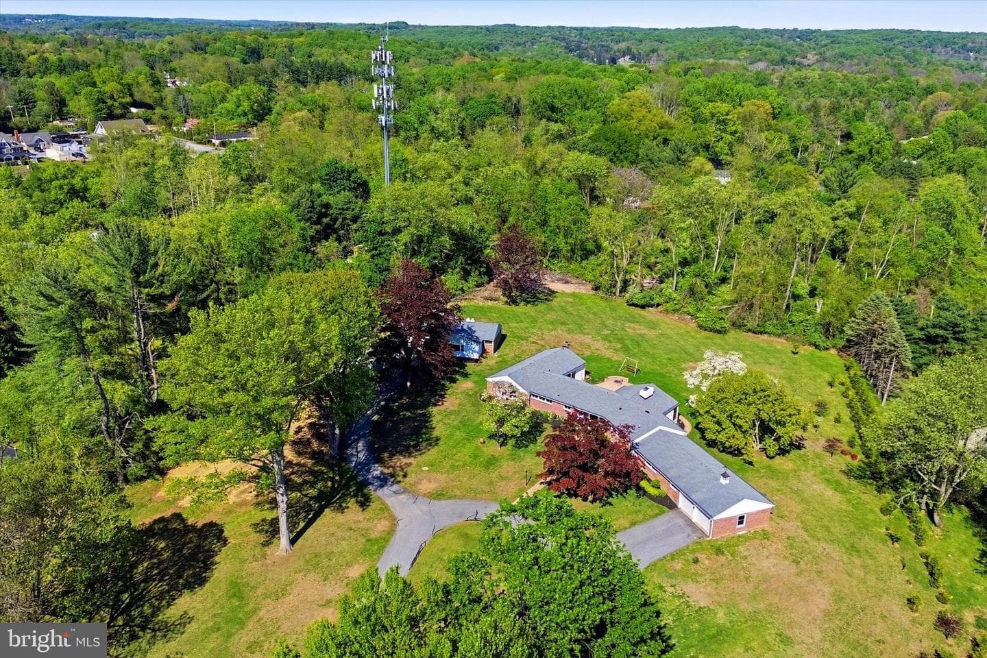110 Ponds Edge Drive photo 3