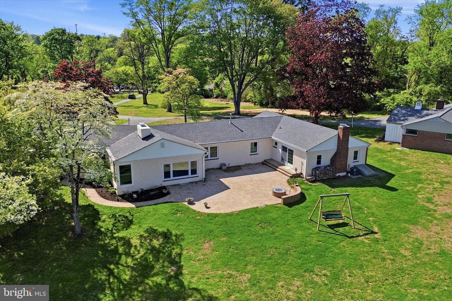110 Ponds Edge Drive photo 38