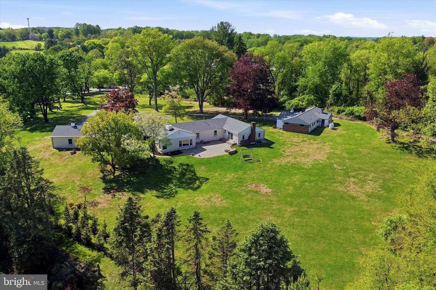 110 Ponds Edge Drive photo 40