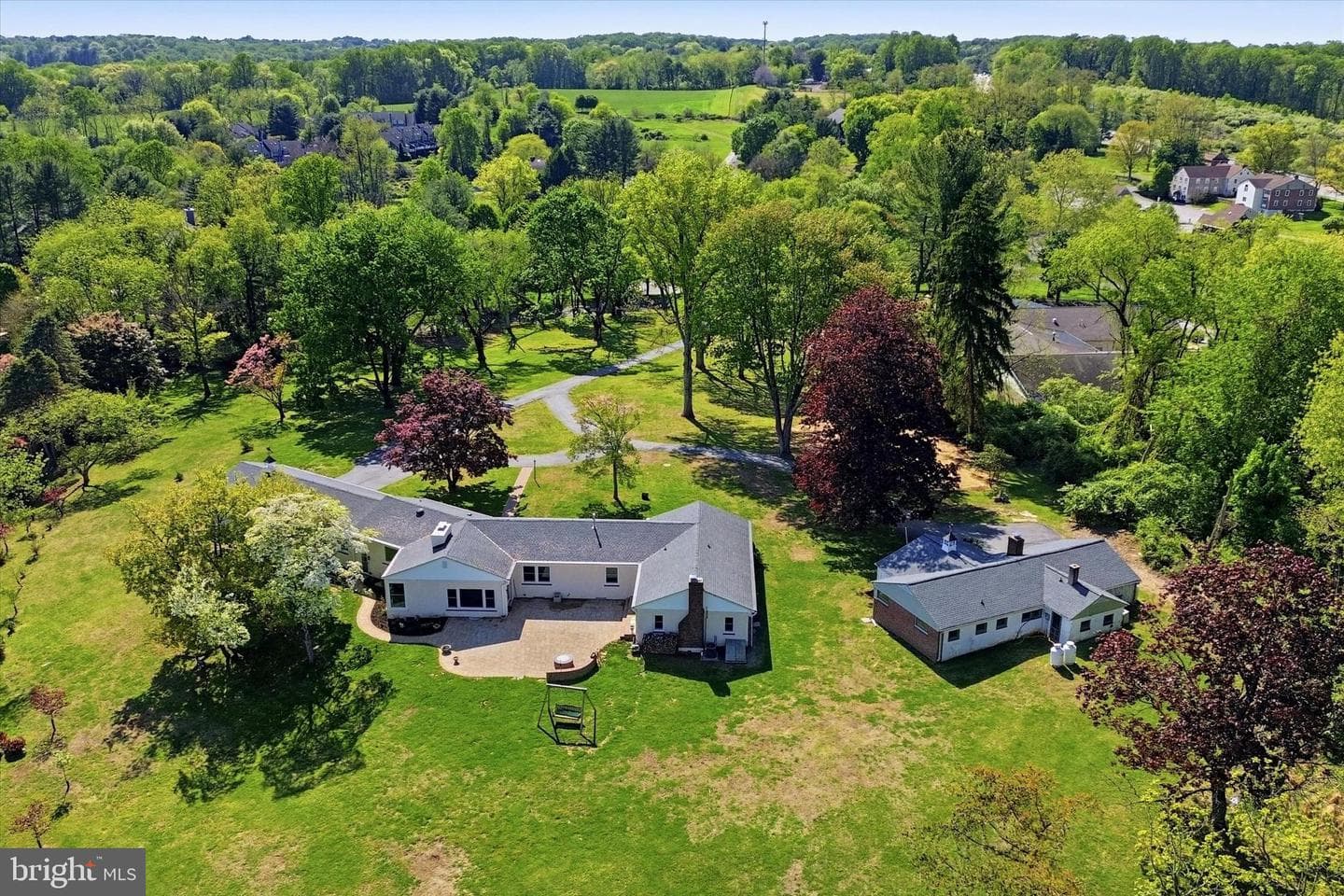 110 Ponds Edge Drive photo 41