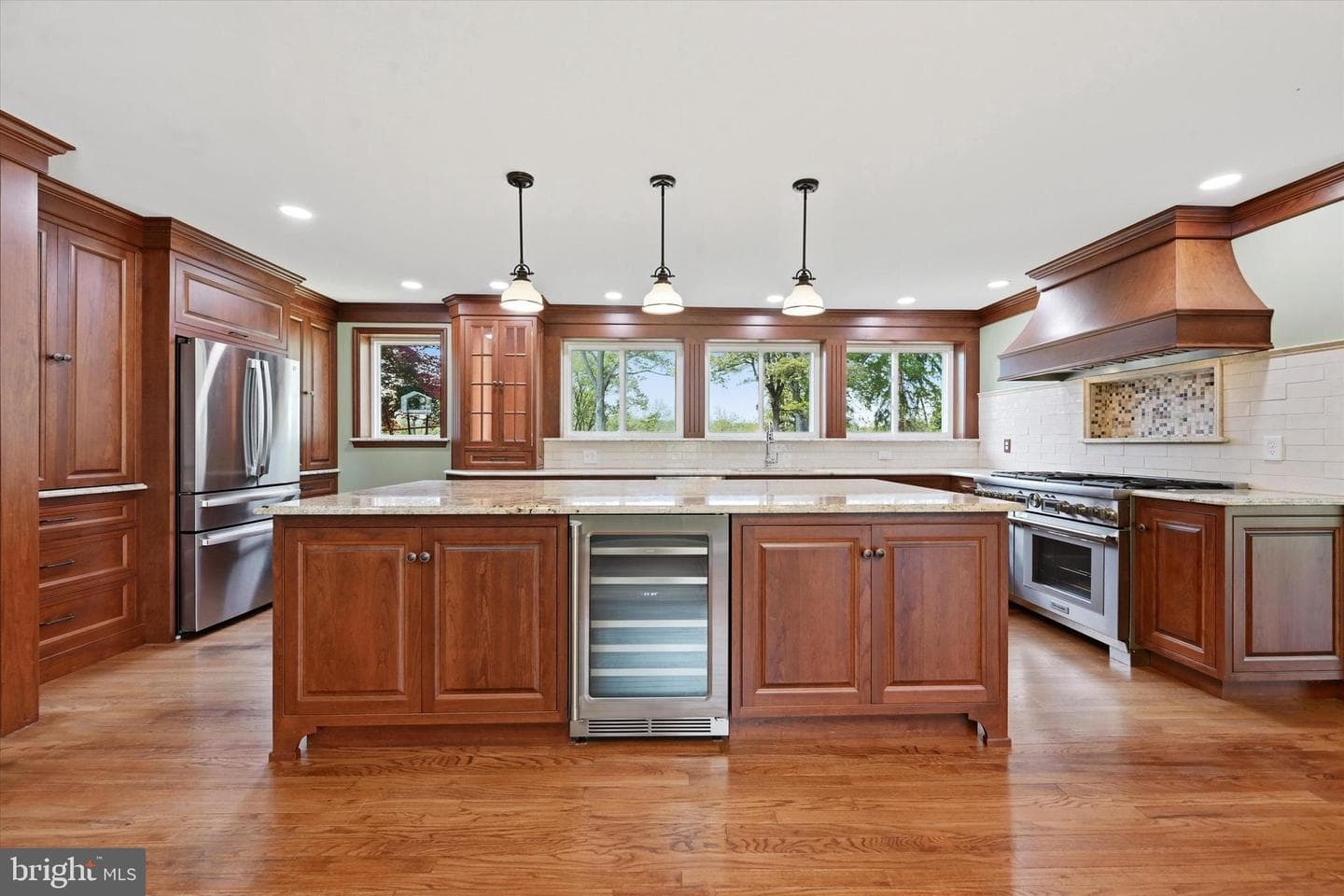 110 Ponds Edge Drive photo 6