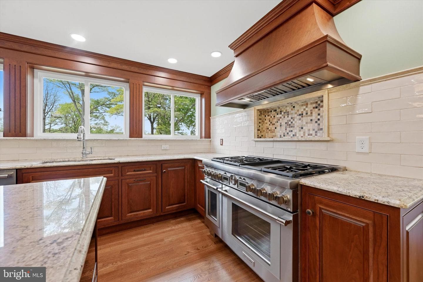 110 Ponds Edge Drive photo 9