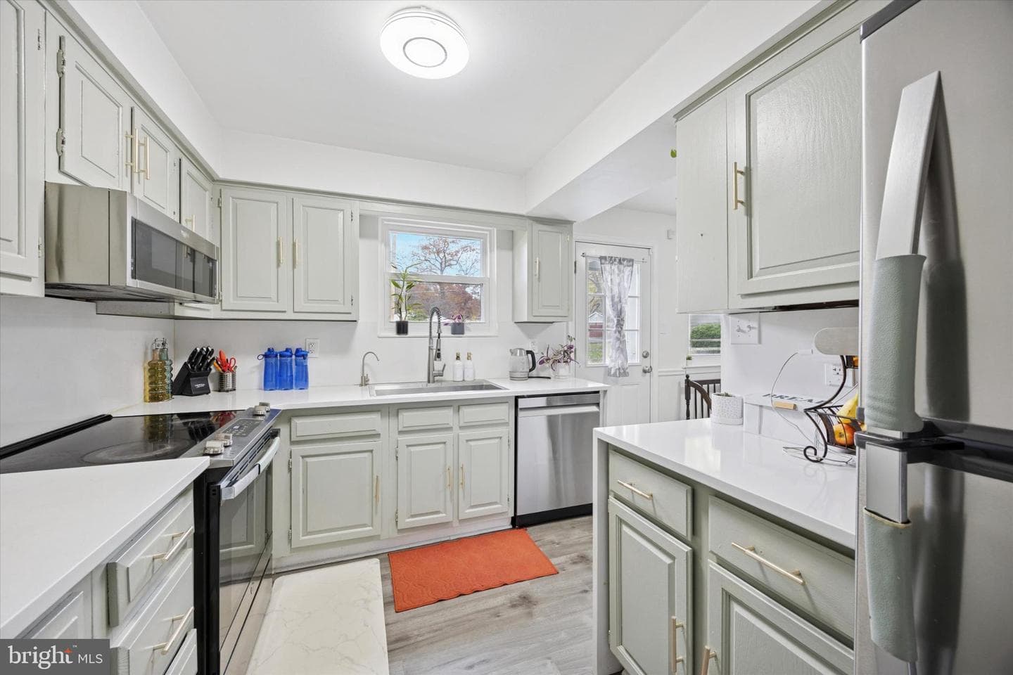 315 Oak Lane W photo 6
