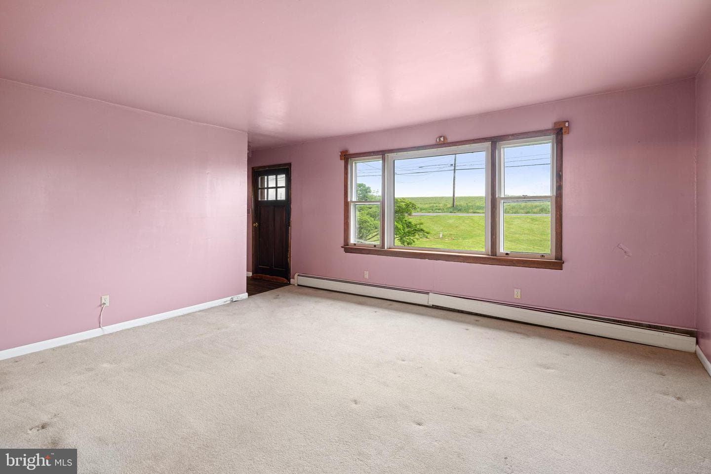 557 Media Road photo 9