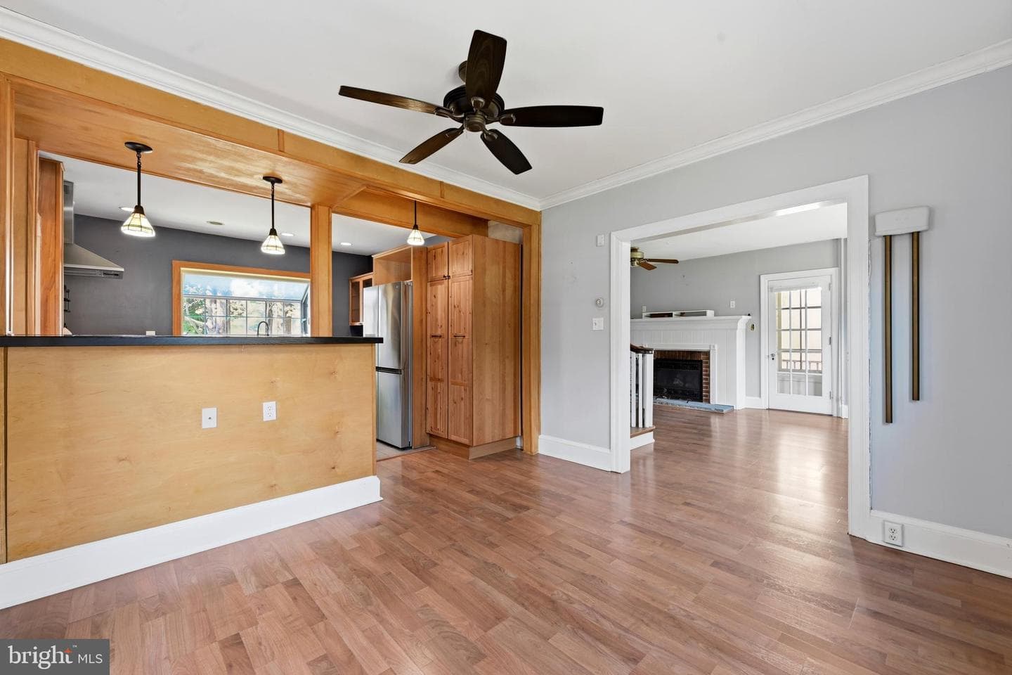 1019 Stirling Street photo 7