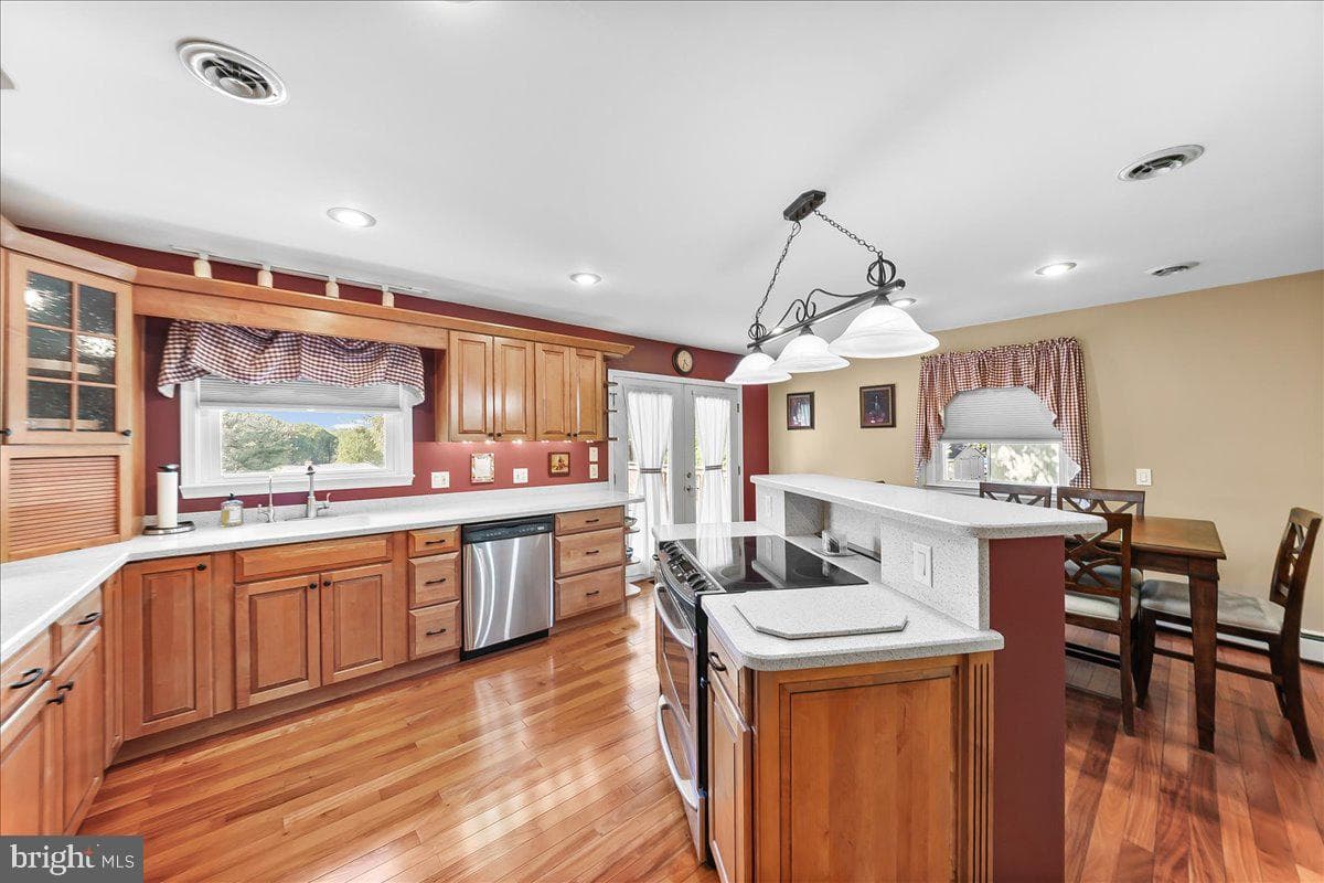 691 State Road photo 8