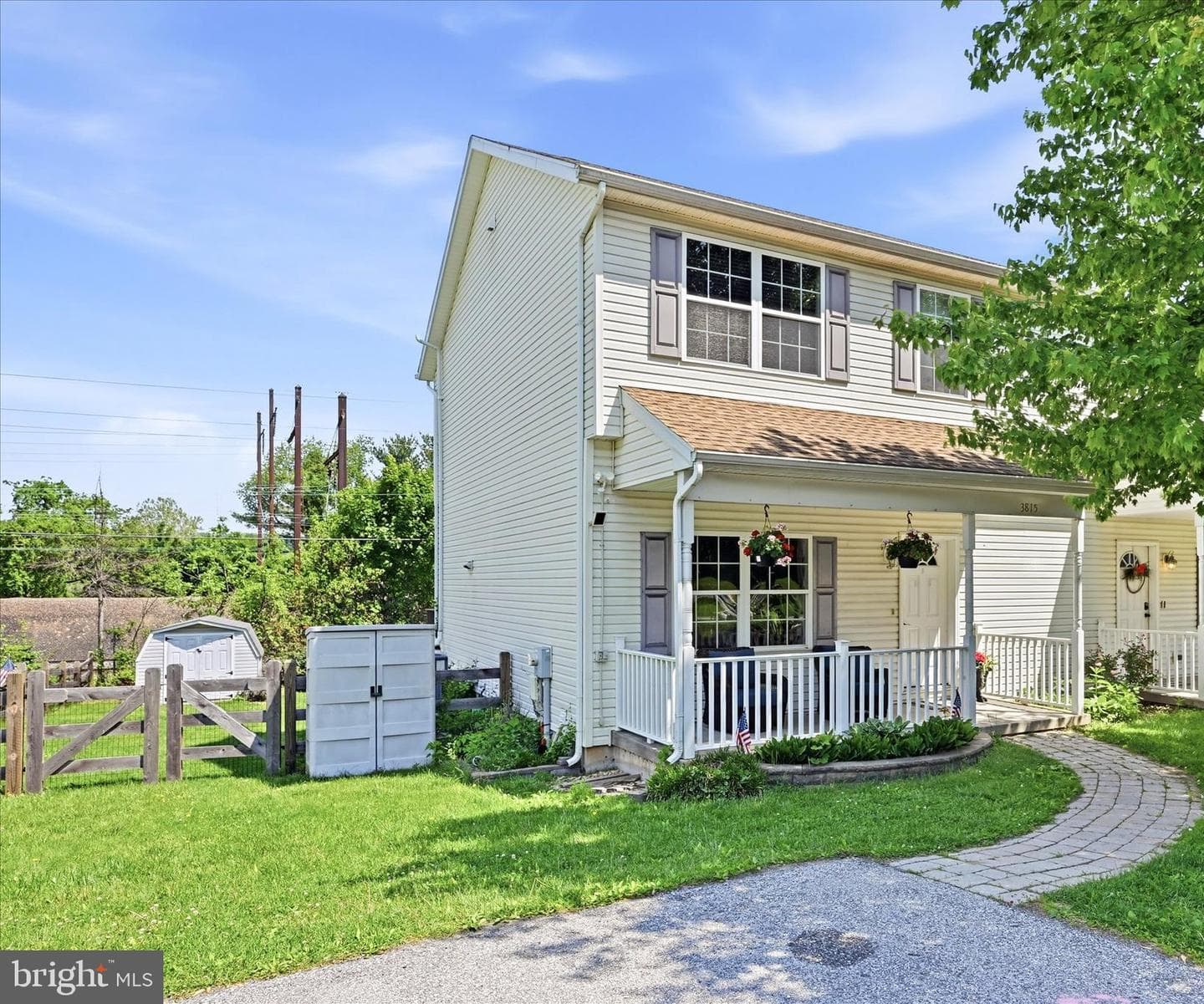 3815 Hazelwood Avenue photo 1