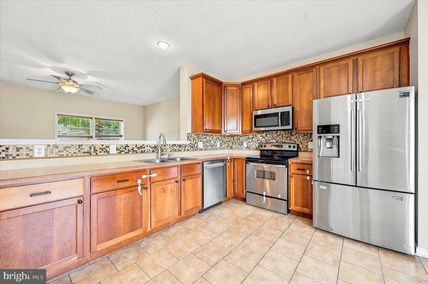 3815 Hazelwood Avenue photo 6