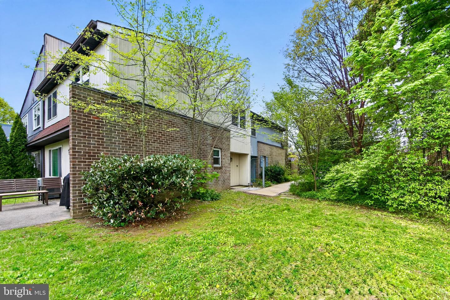 111 Argyll Court #12