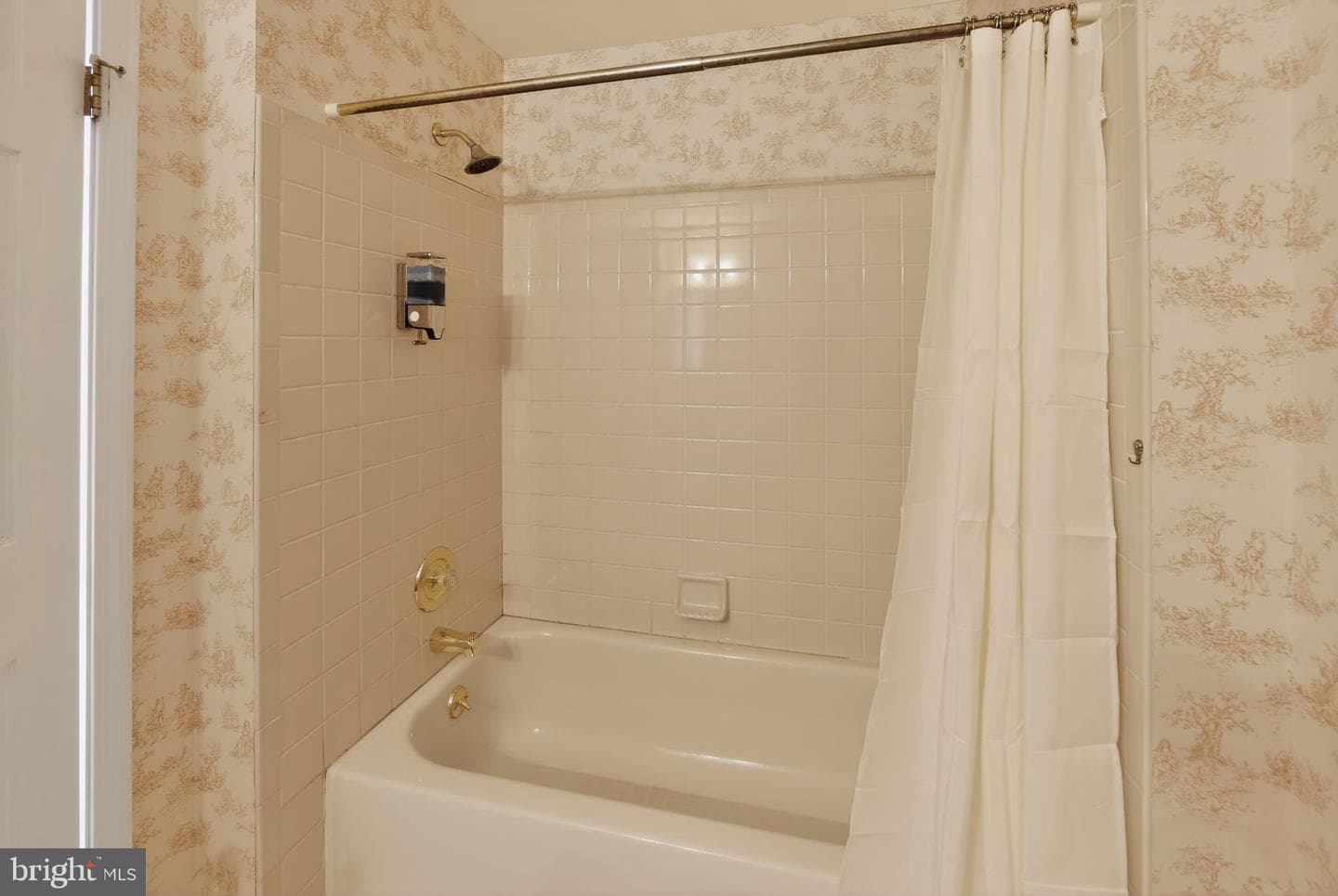 1200 Halifax Court photo 39