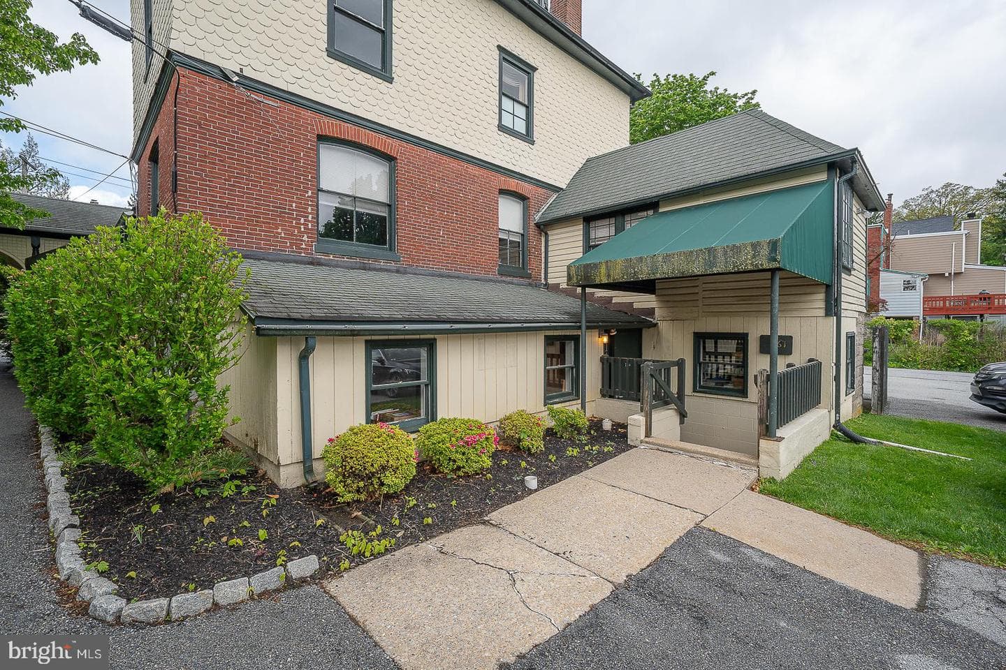 61 Cassatt Avenue photo 71