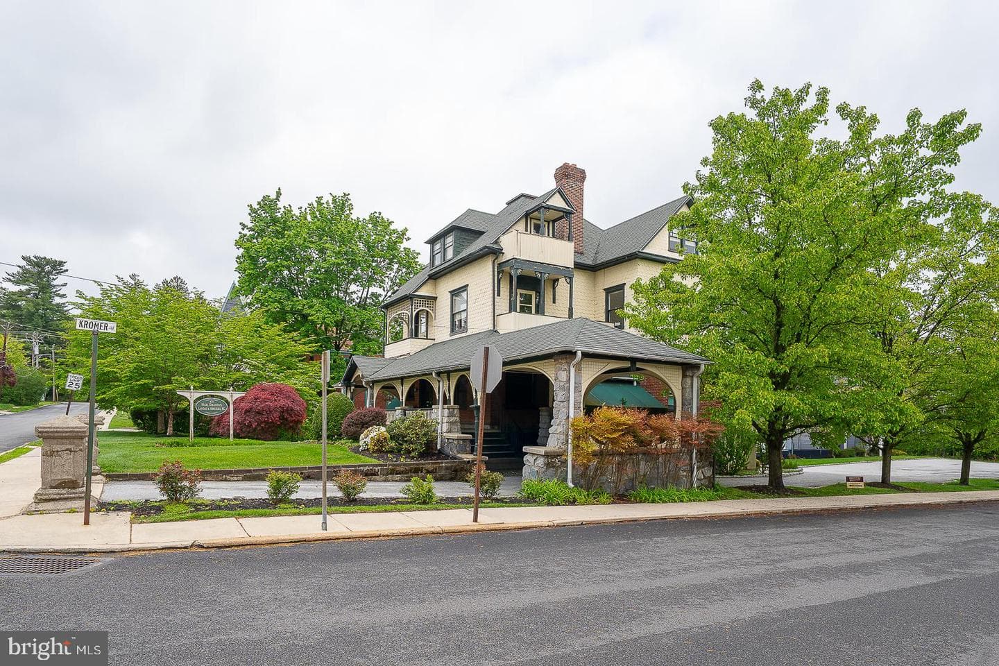 61 Cassatt Avenue photo 74