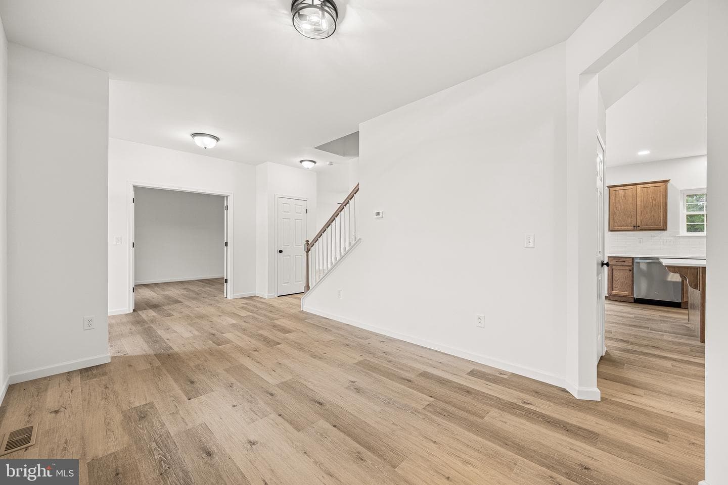 Wickmere St #b (Cortland) photo 10