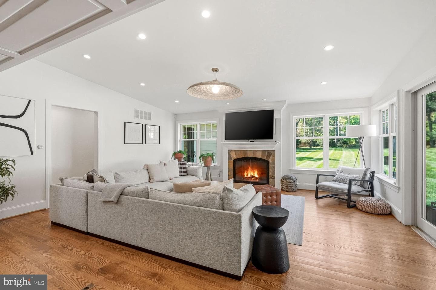 1295 Argyle Road photo 20