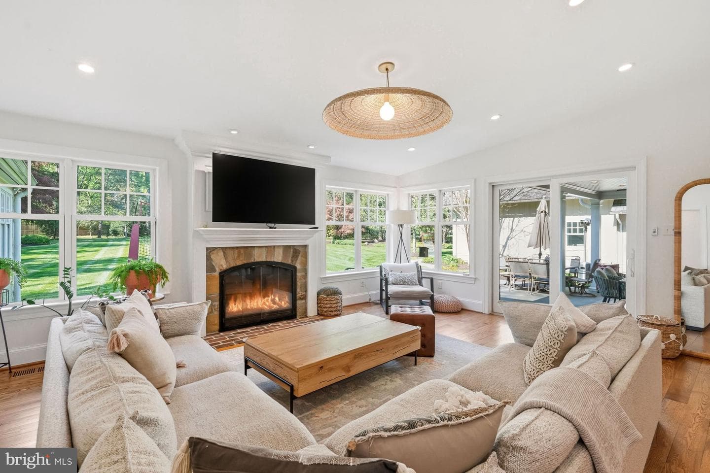 1295 Argyle Road photo 22