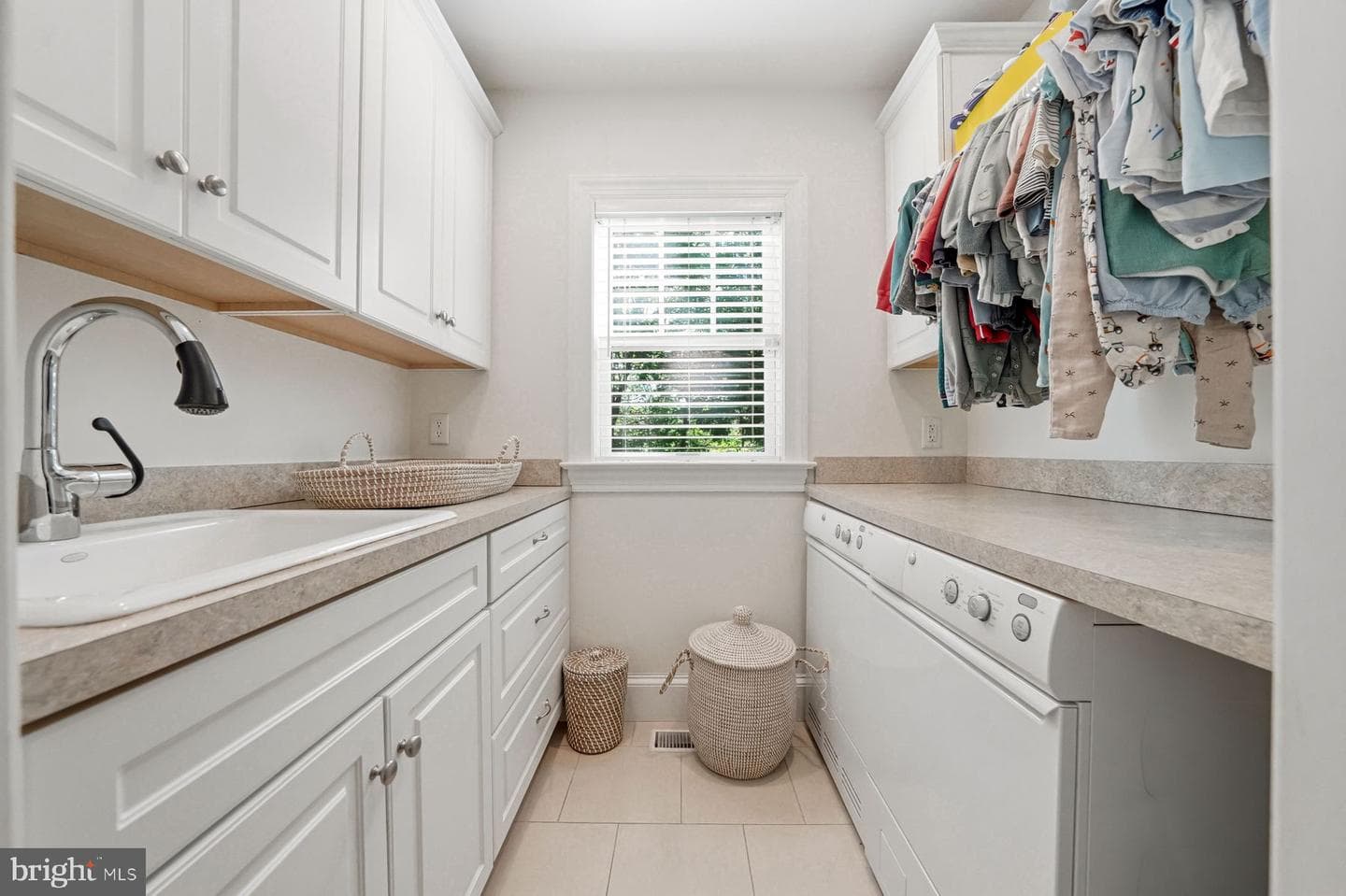 1295 Argyle Road photo 28