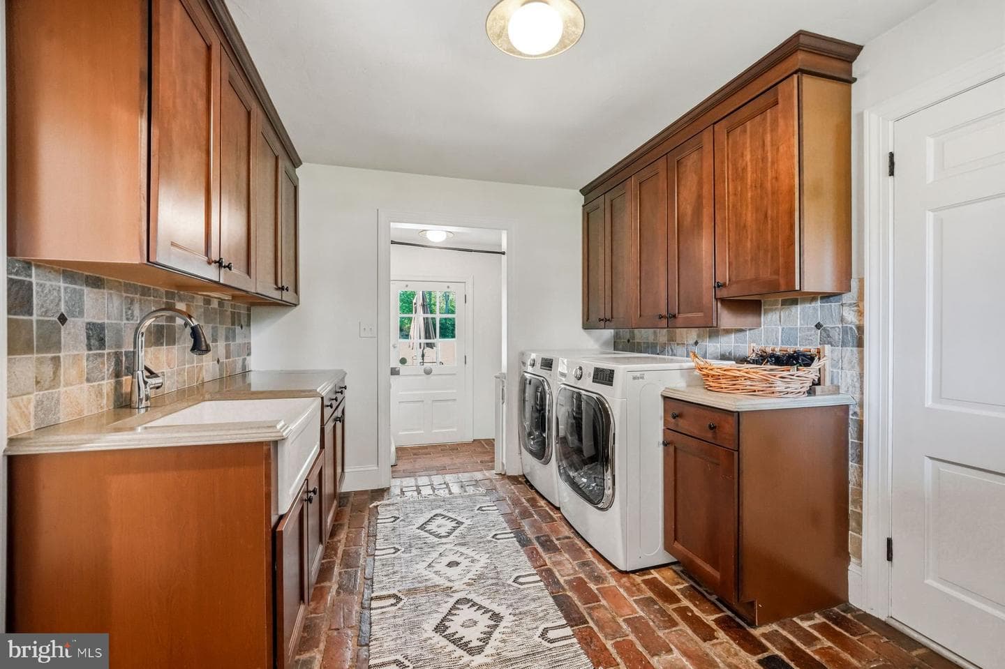 1295 Argyle Road photo 29