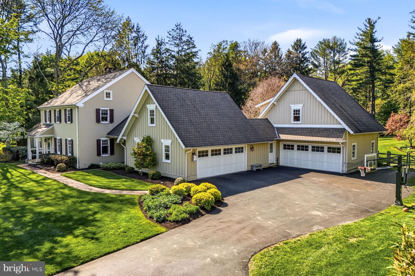 1295 Argyle Road photo 4