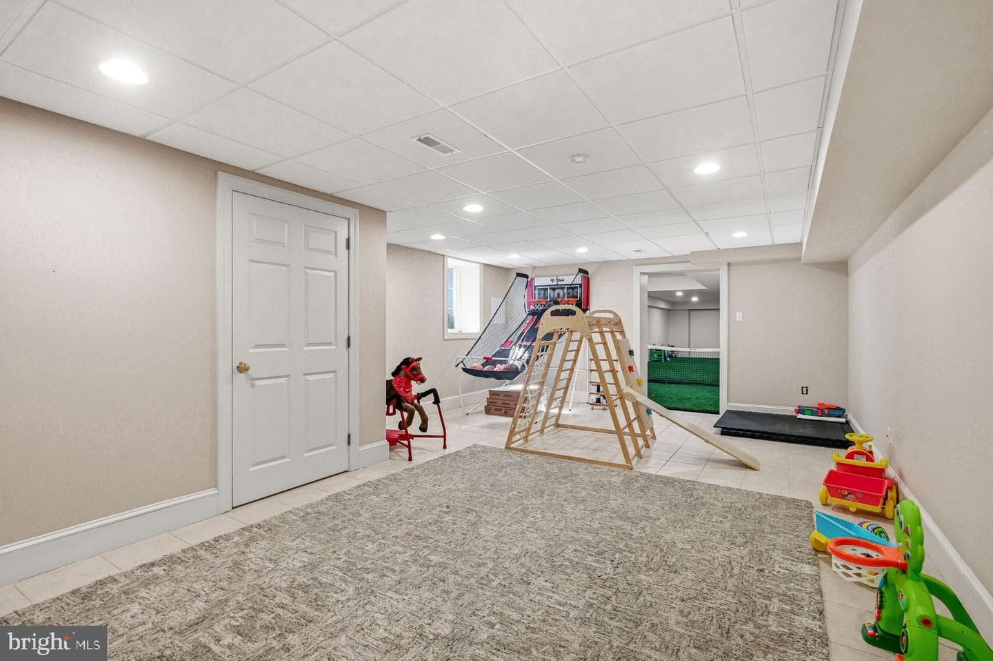 1295 Argyle Road photo 40