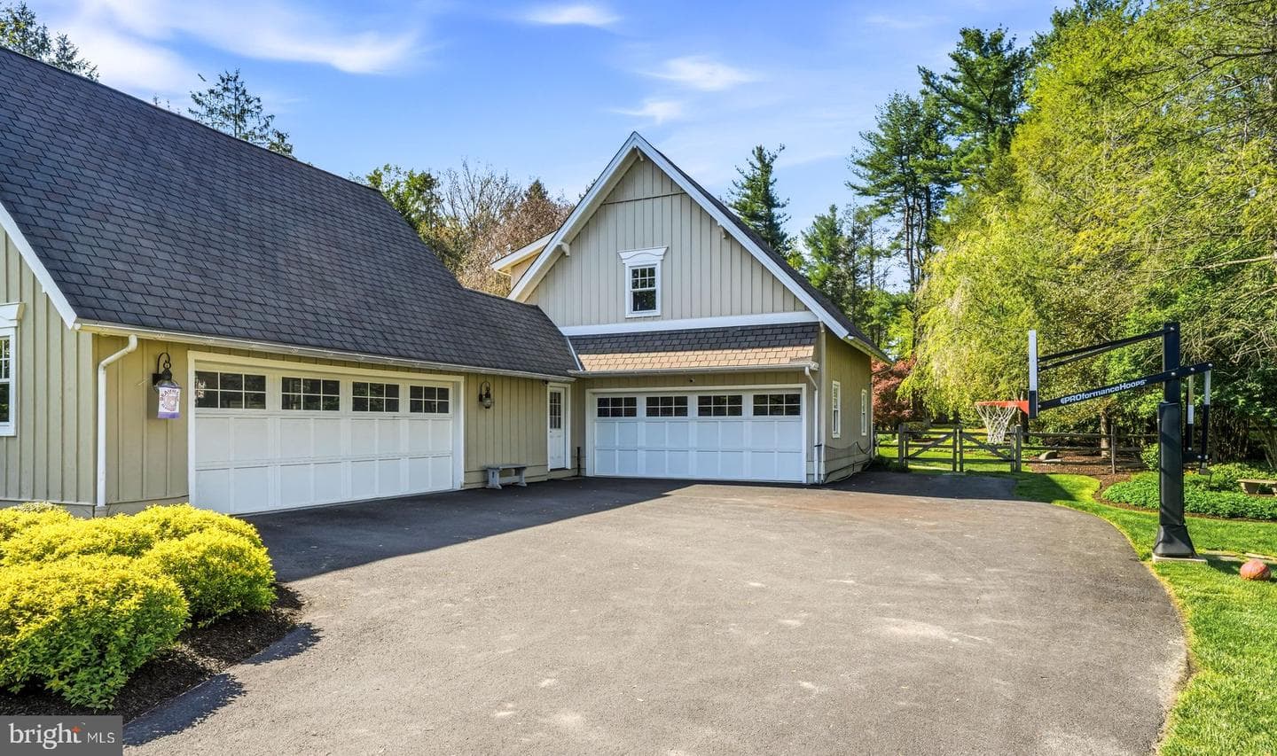 1295 Argyle Road photo 43