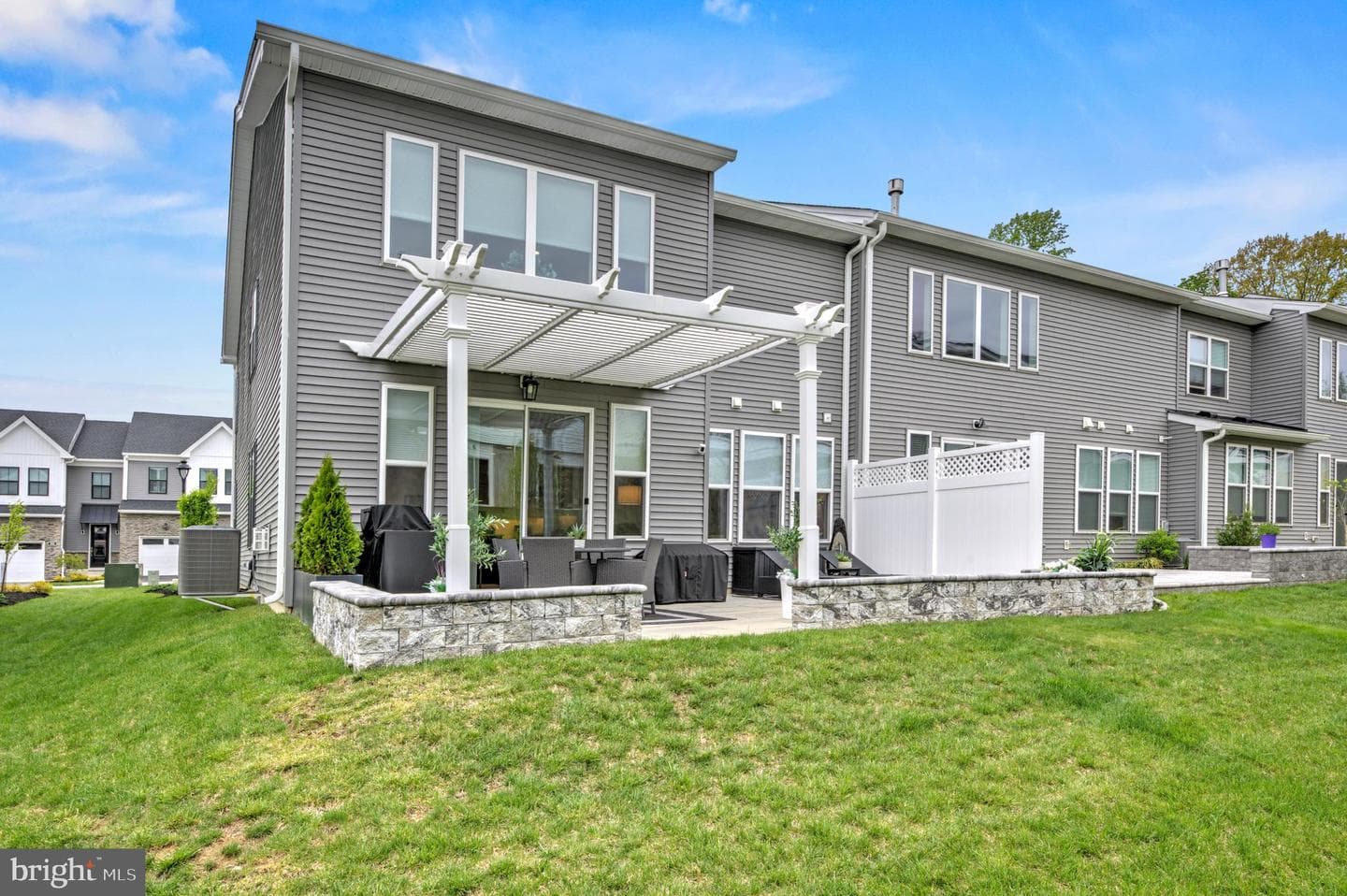 587 Trifecta Road photo 40