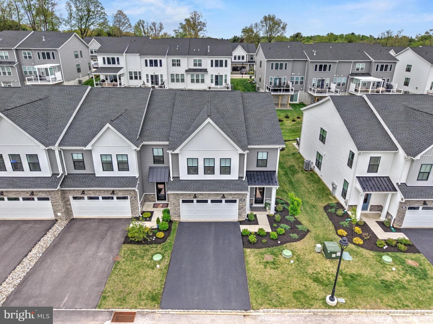 587 Trifecta Road photo 42