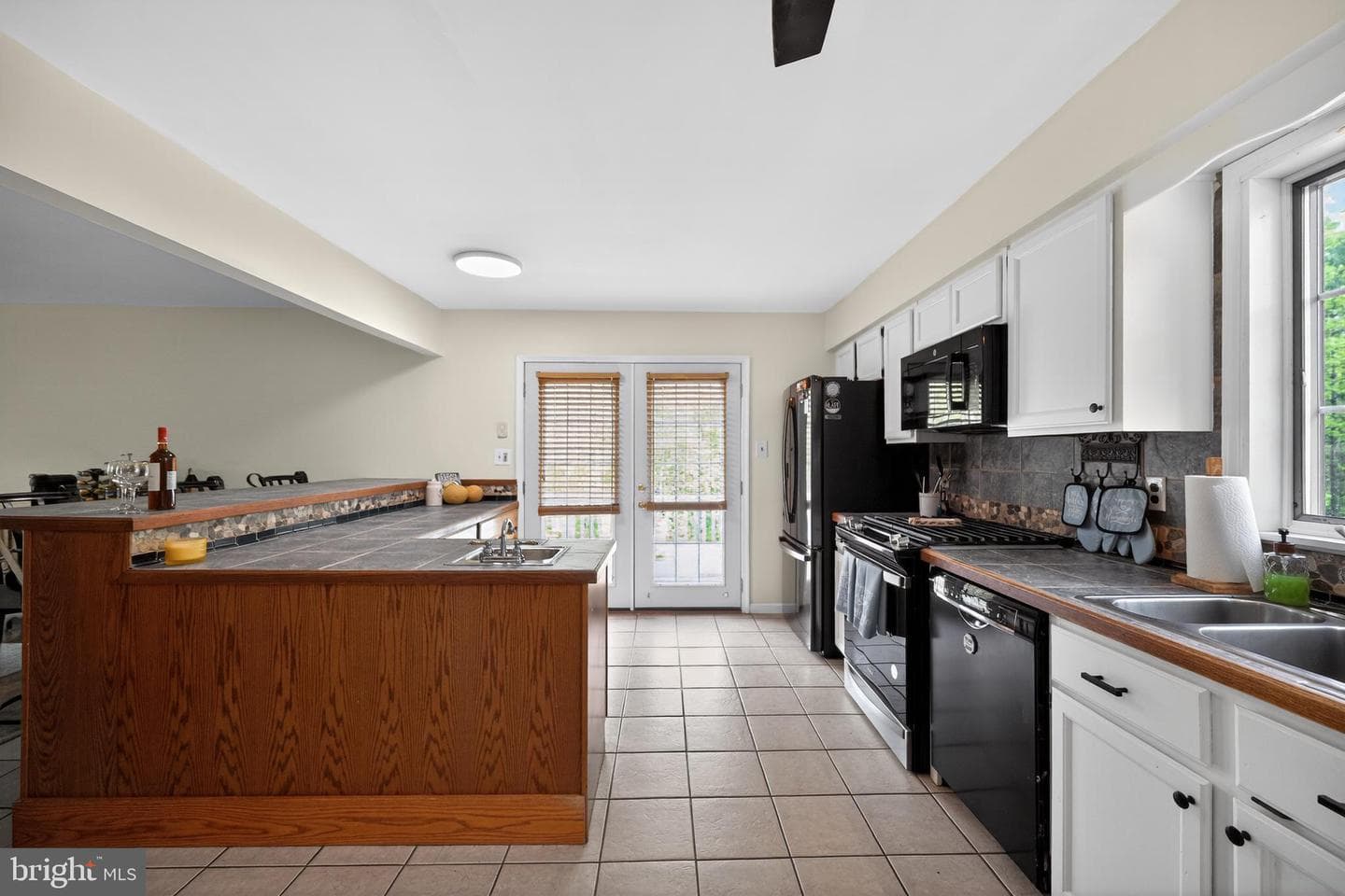 134 Galloping Hill Road photo 9