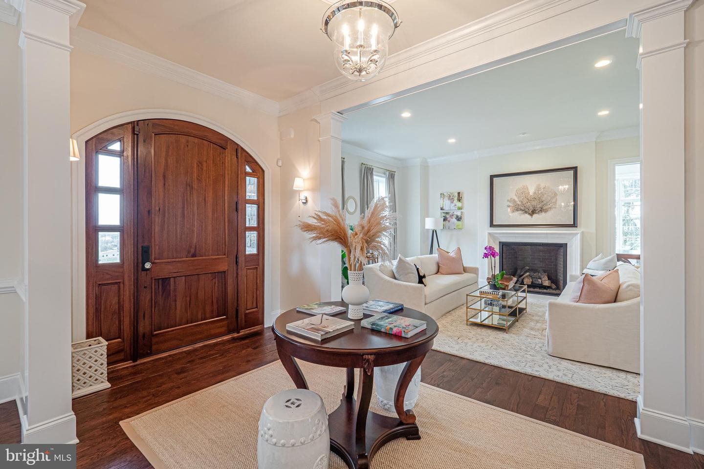 1346 Carolannes Way photo 3
