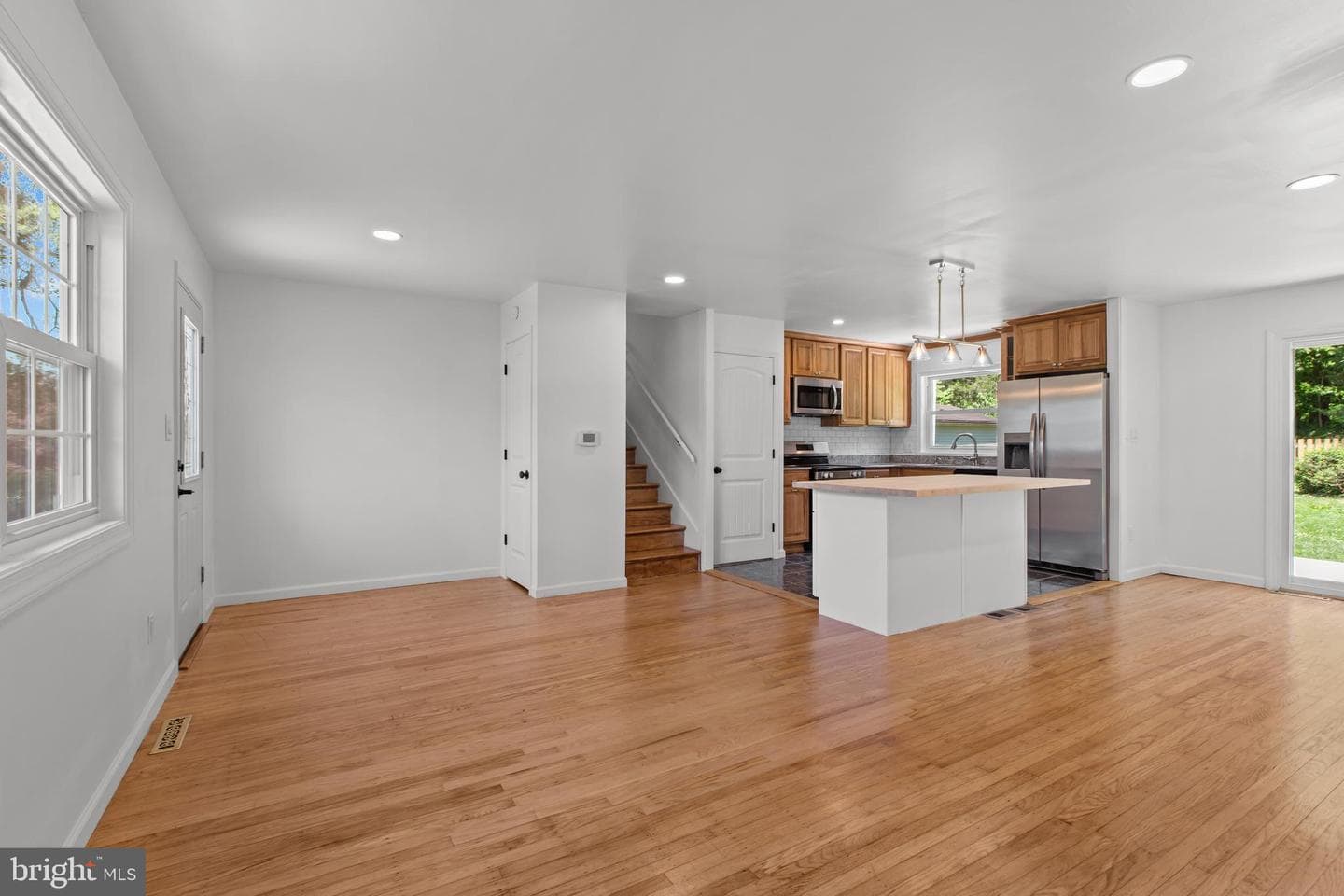 970 Kingsway Drive photo 16