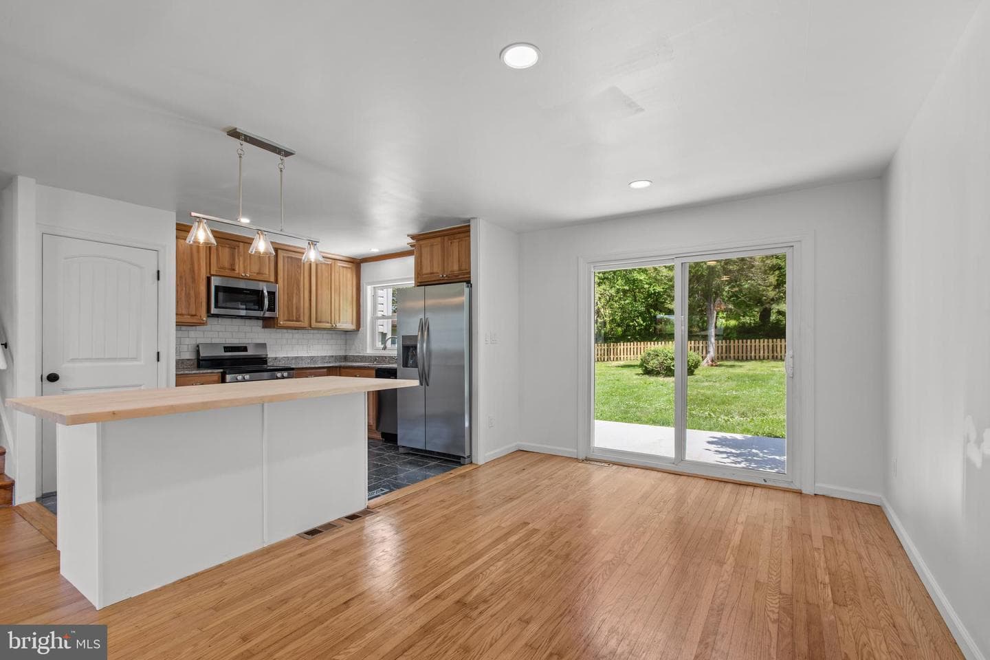 970 Kingsway Drive photo 18