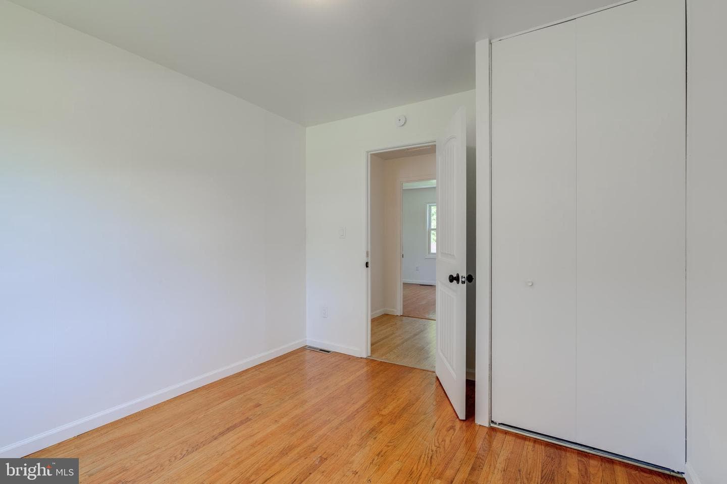 970 Kingsway Drive photo 35