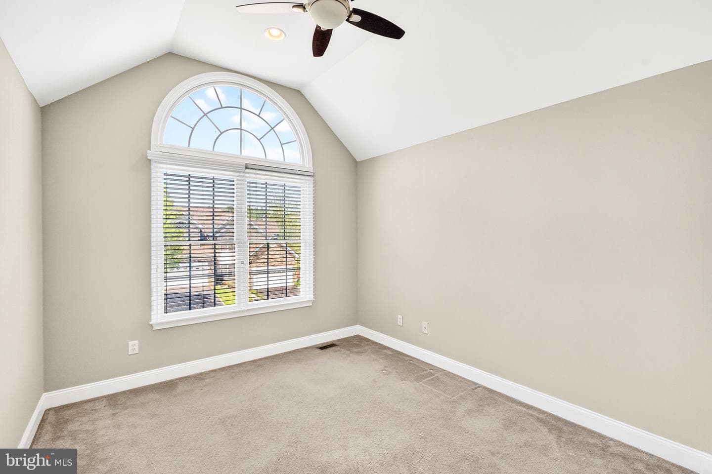 49 Sloan Road photo 21