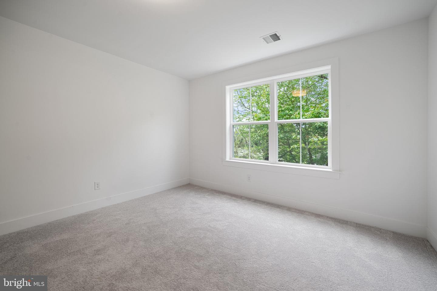 634 Highland Avenue photo 32