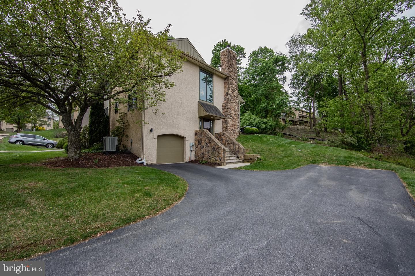 380 Lynetree Drive #7-D photo 2